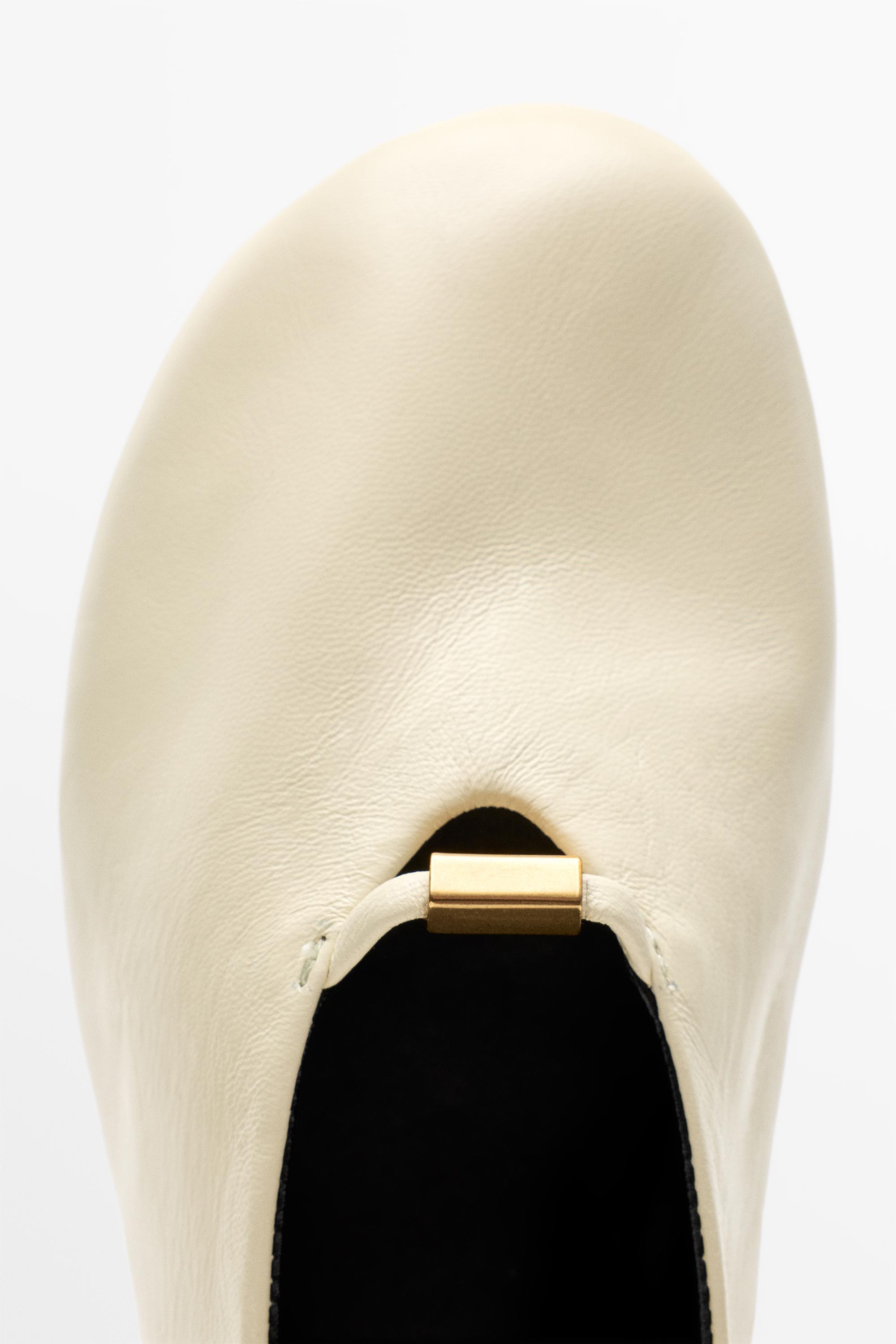 Soft leather ballet flat