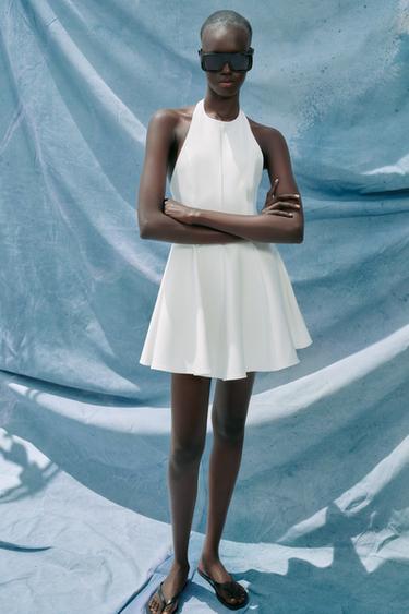 Zara KRATKA HALJINA SA TROUGLASTIM UMECIMA – Bela