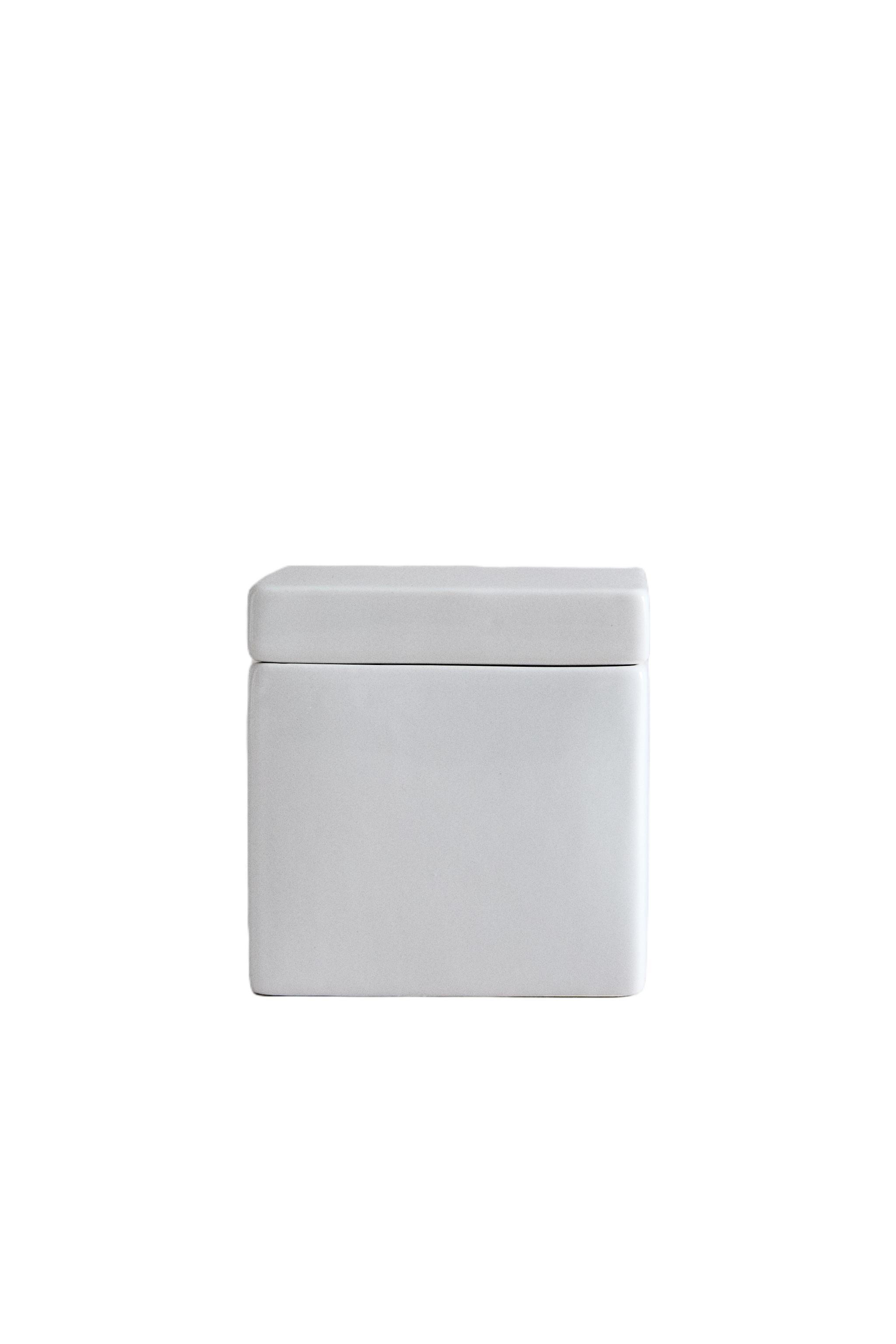 WHITE EARTHENWARE BATHROOM ORGANIZER JAR