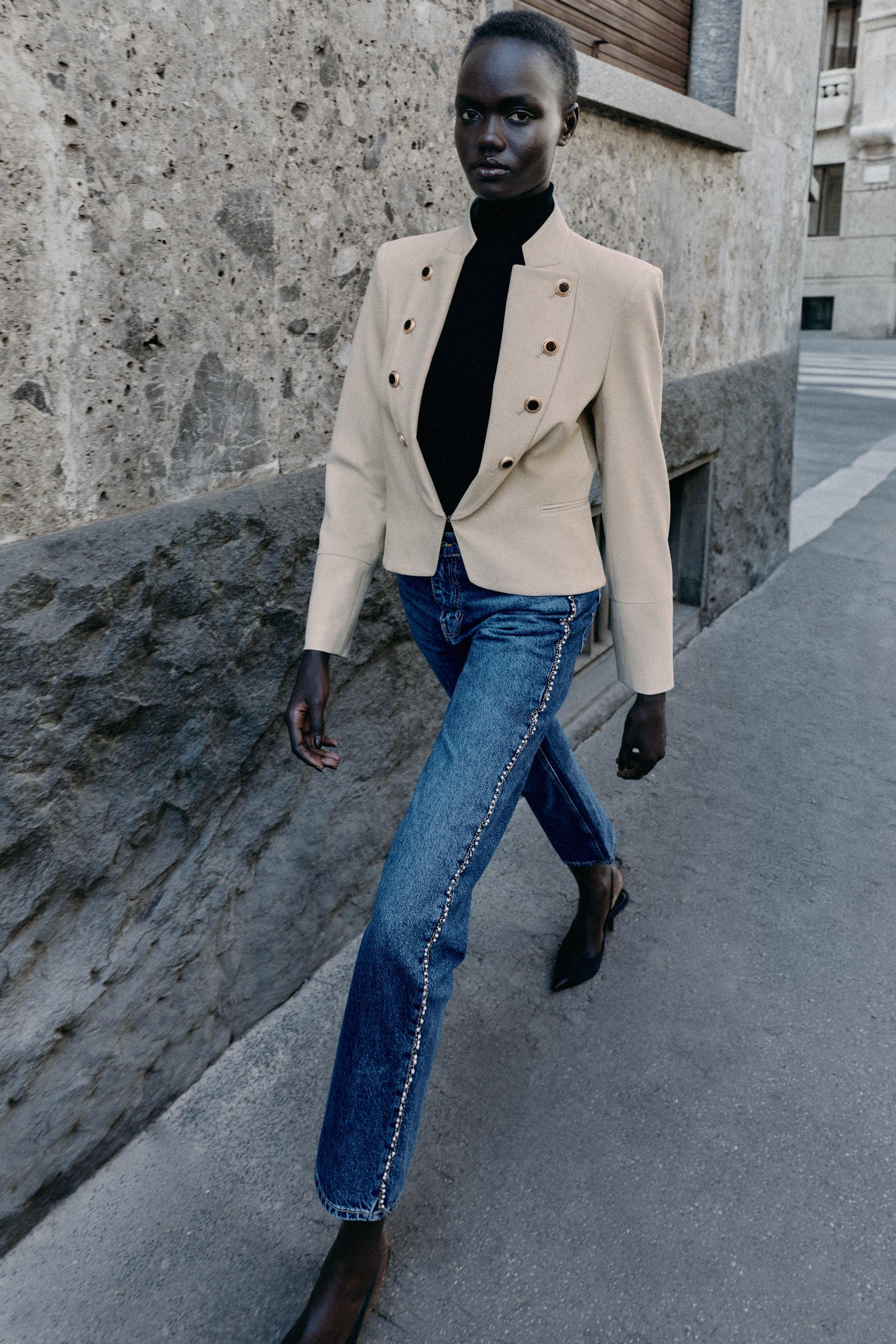 TAILORED LAPEL BUTTON BLAZER
