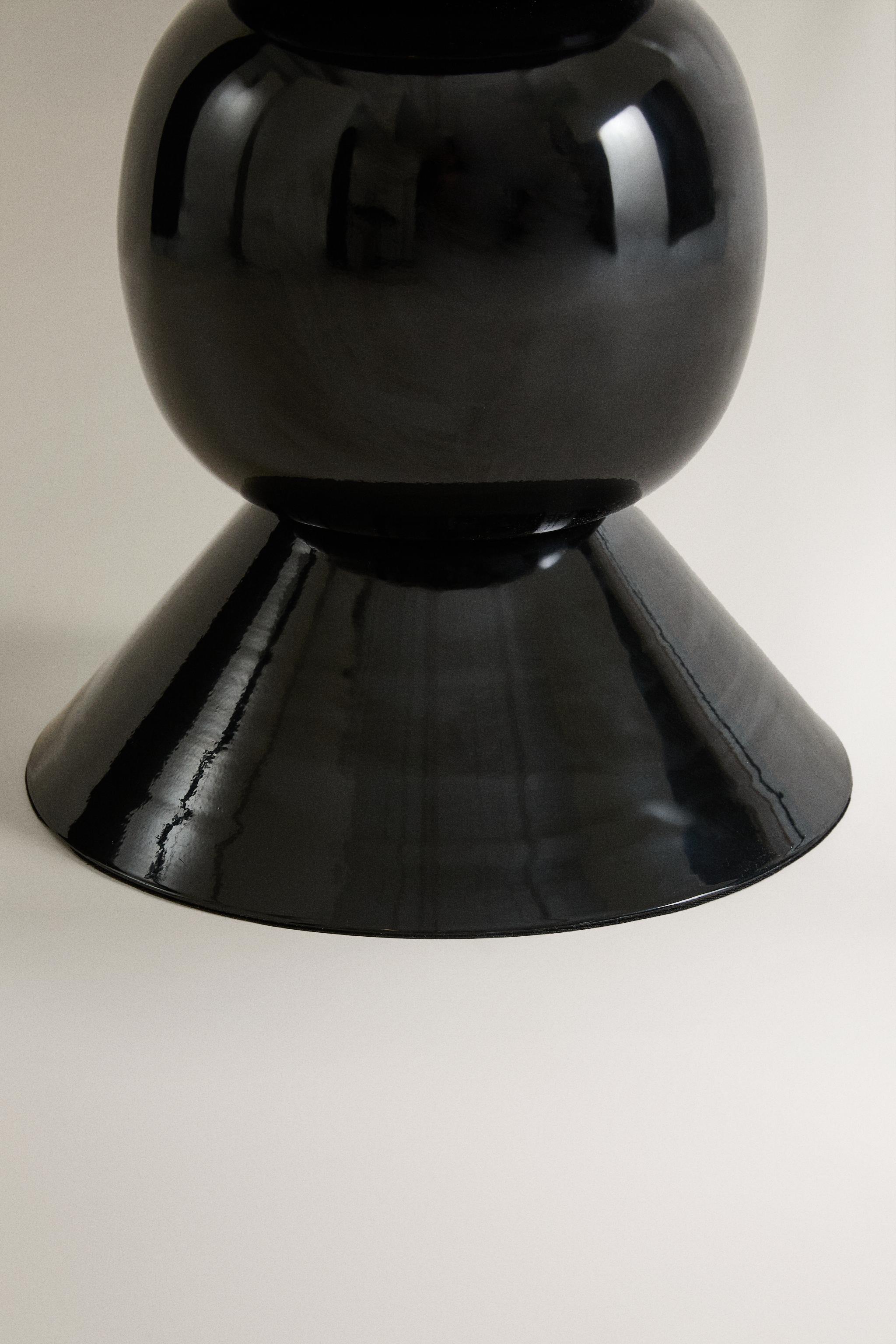 PETITE TABLE D'APPOINT EN MÉTAL