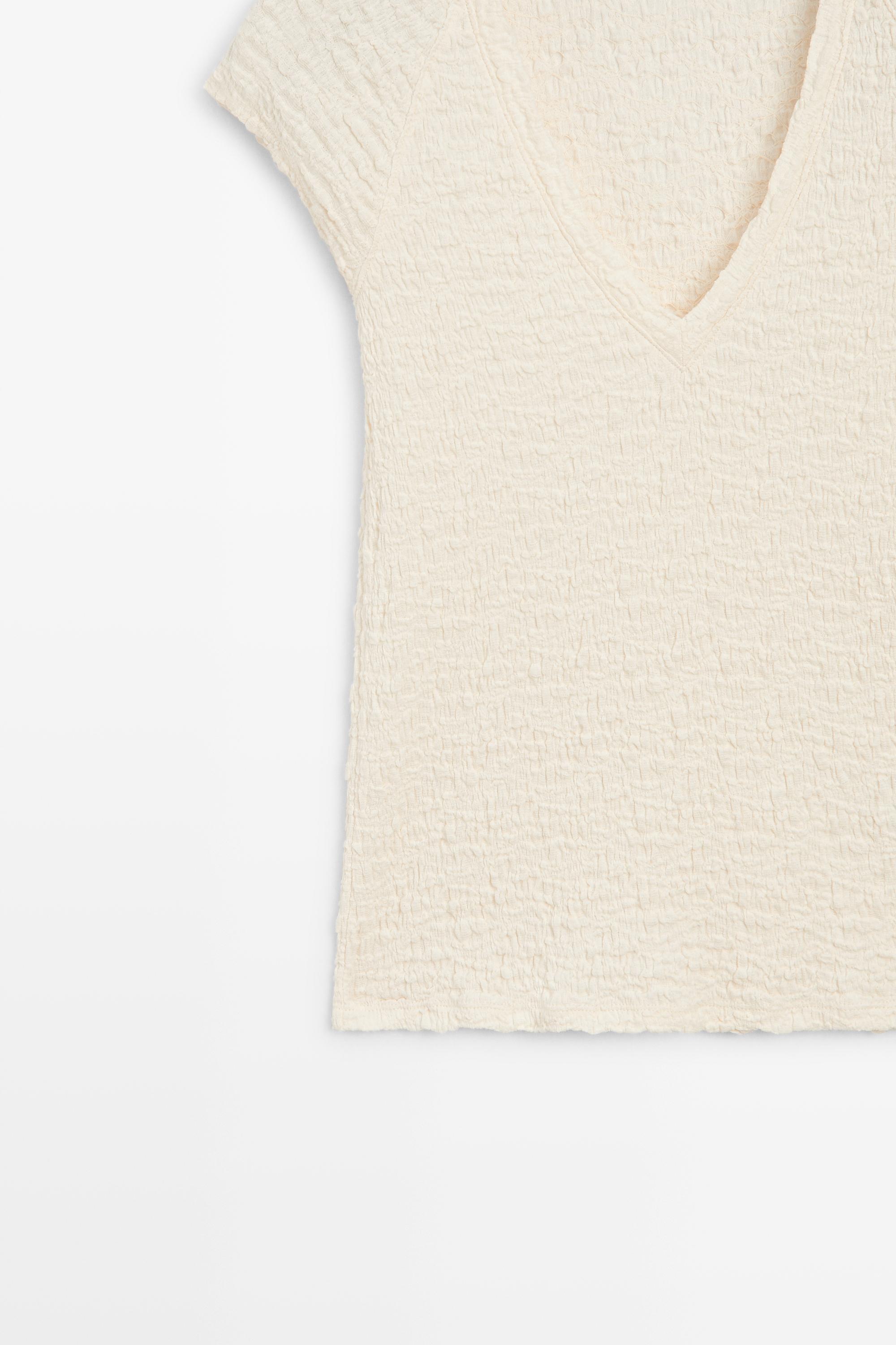 Textured V-neck T-shirt