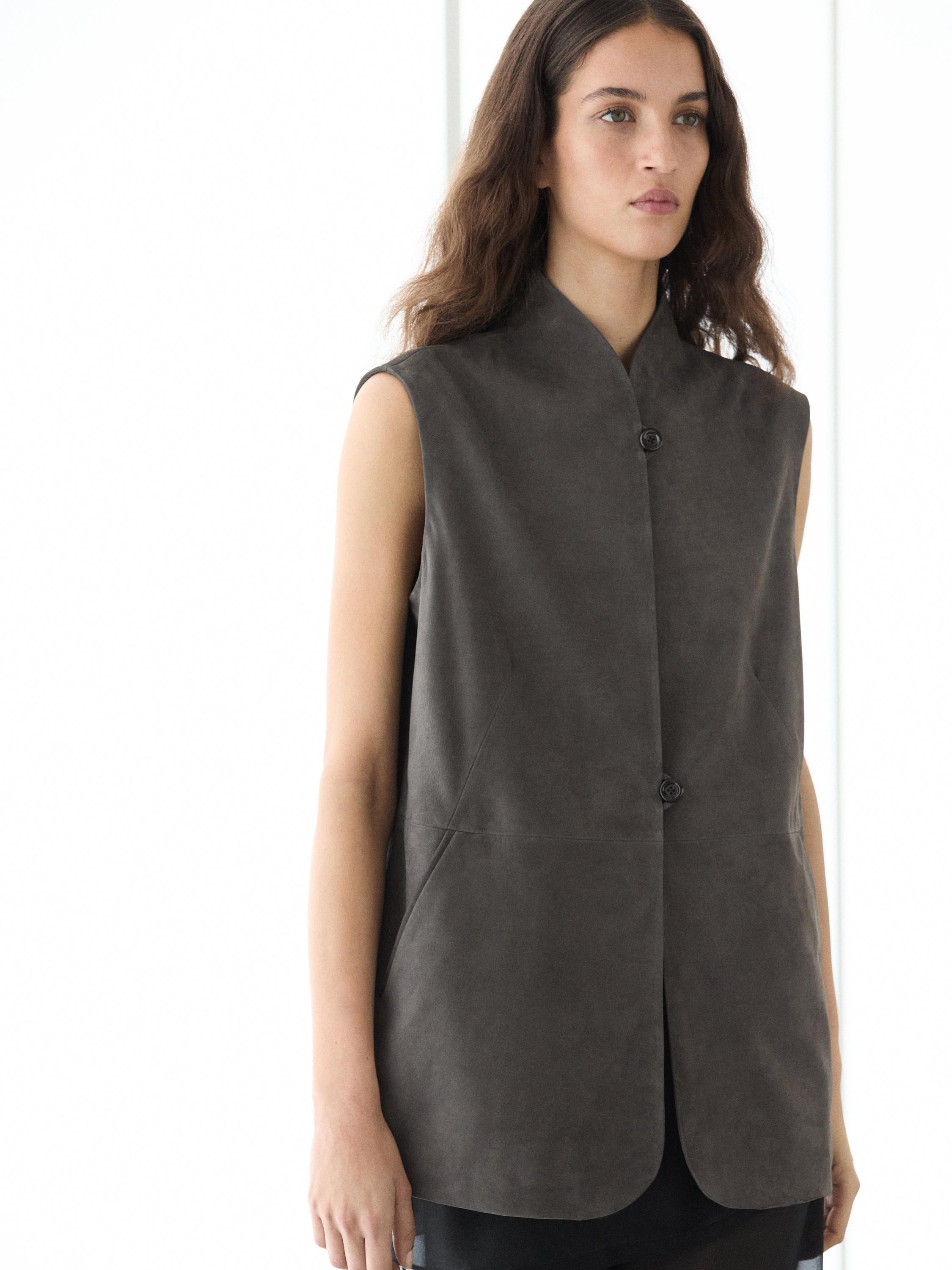 Leather waistcoat with velvety finish