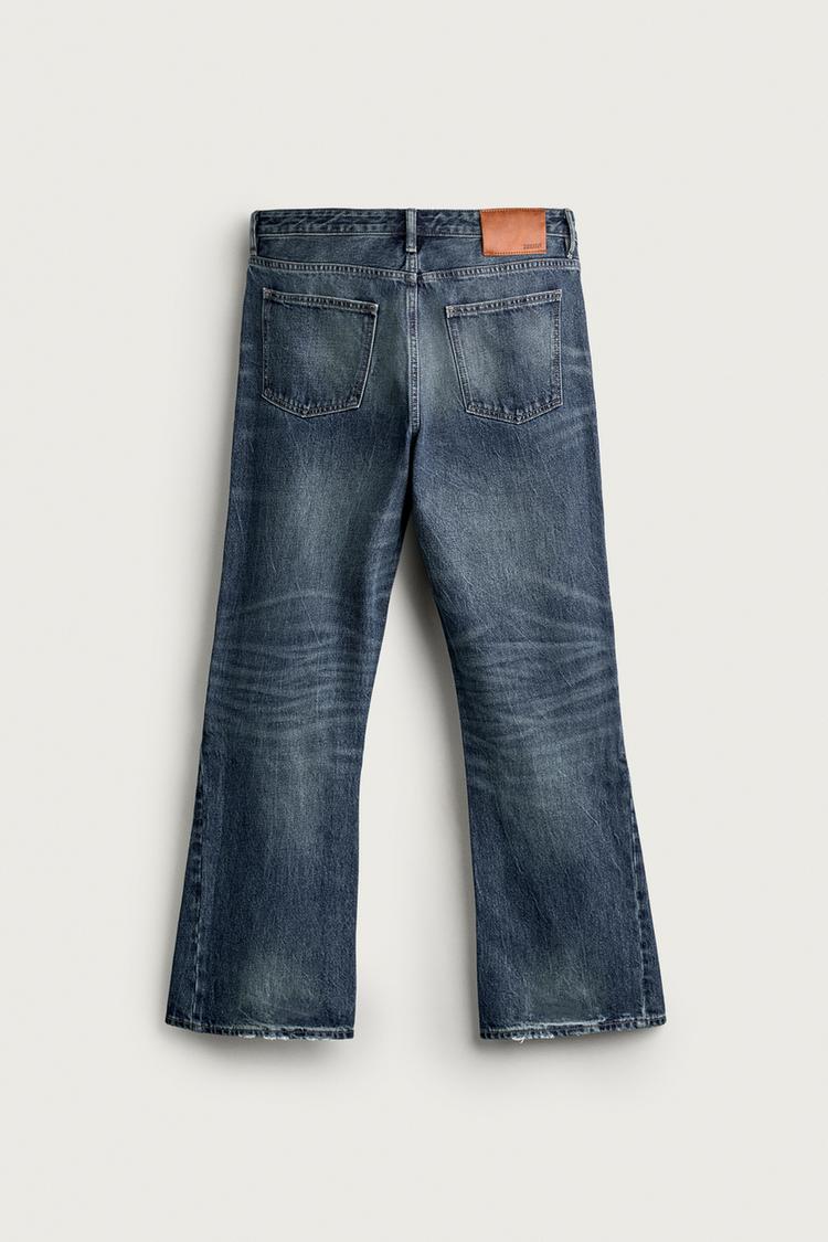 JEANS DE AJUSTE ACAMPANADO 7