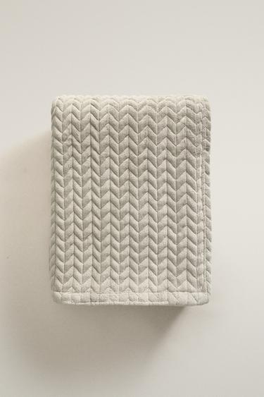 TEXTURED FLEECE BLANKET - Sand by Zara