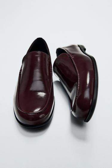MOCASÍN COPETE SUBIDO - Rojo Burdeos de Zara
