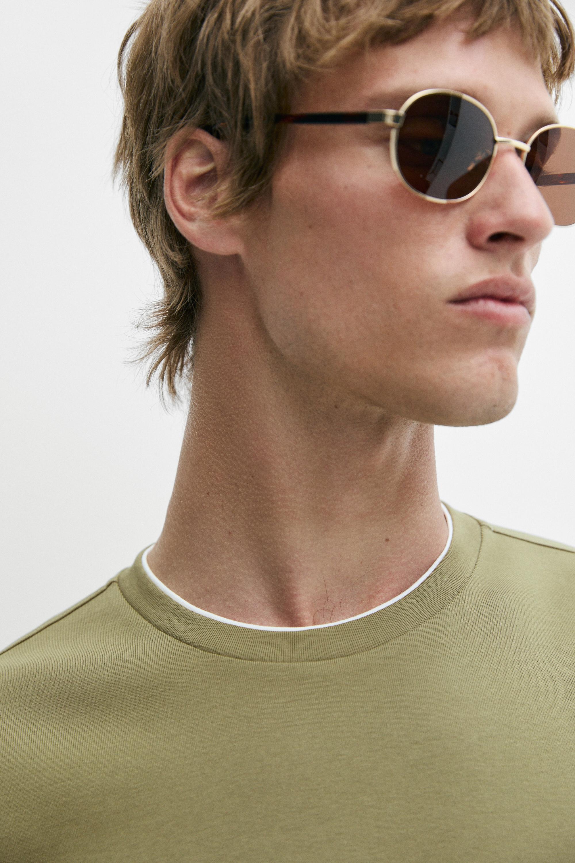 100% cotton layered collar T-shirt