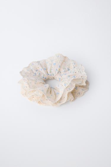 FLORAL LACE SCRUNCHIE - Ecru by Zara - Image 2