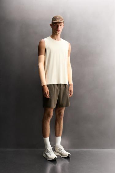 7" RUNNING SHORTS - Dark brown by Zara