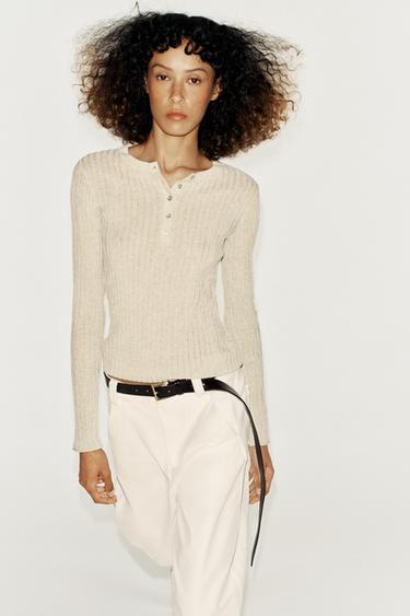 CAMISETA CUELLO PANADERO BOTONES - Crudo de Zara