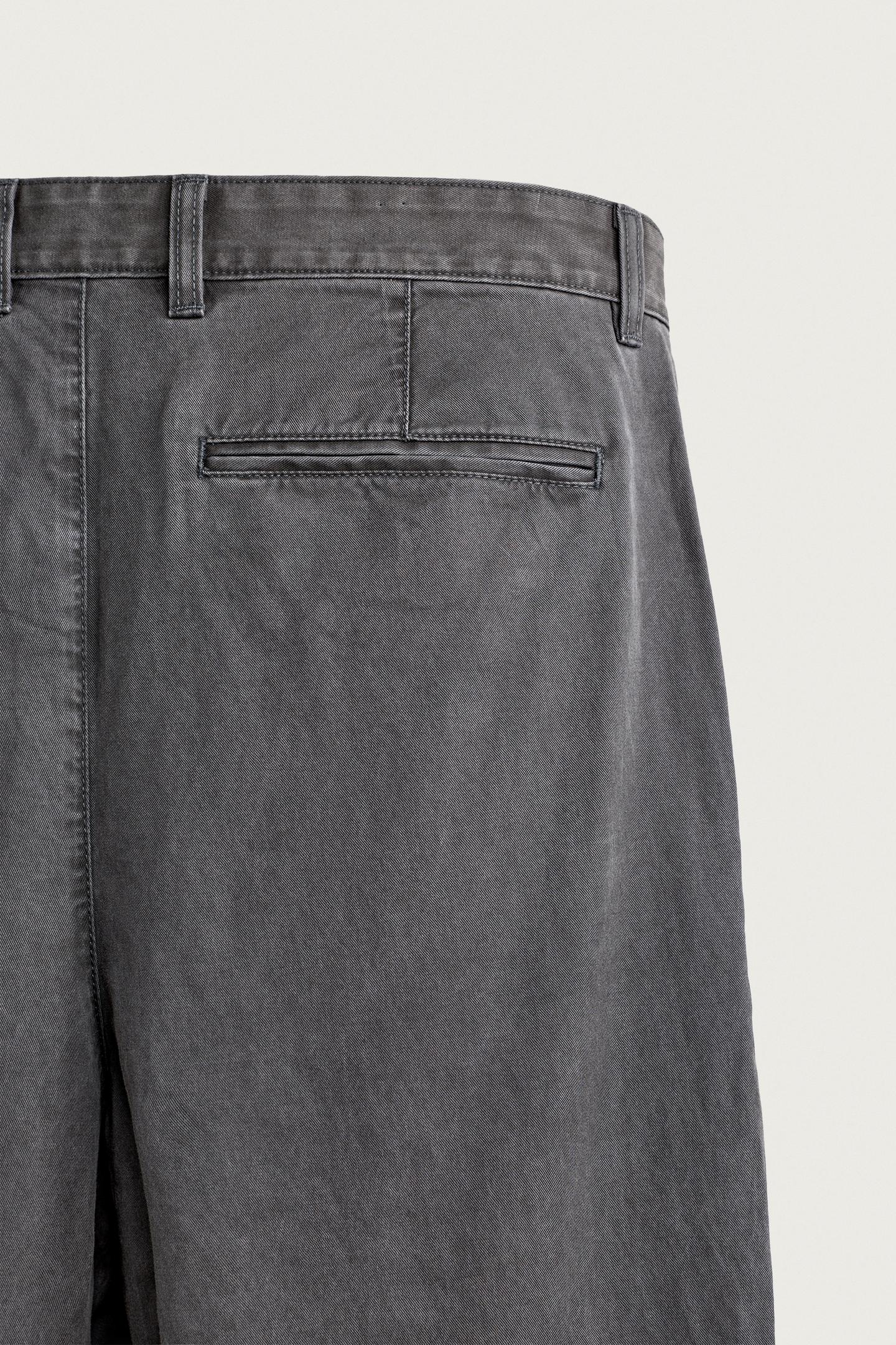 Мужские брюки Zara Relaxed Fit Pleated Chino, цвет: Антрацитовый серый — фото 8
