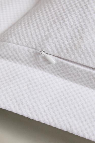 COTTON PIQUÉ CUSHION COVER - White by Zara - Image 3