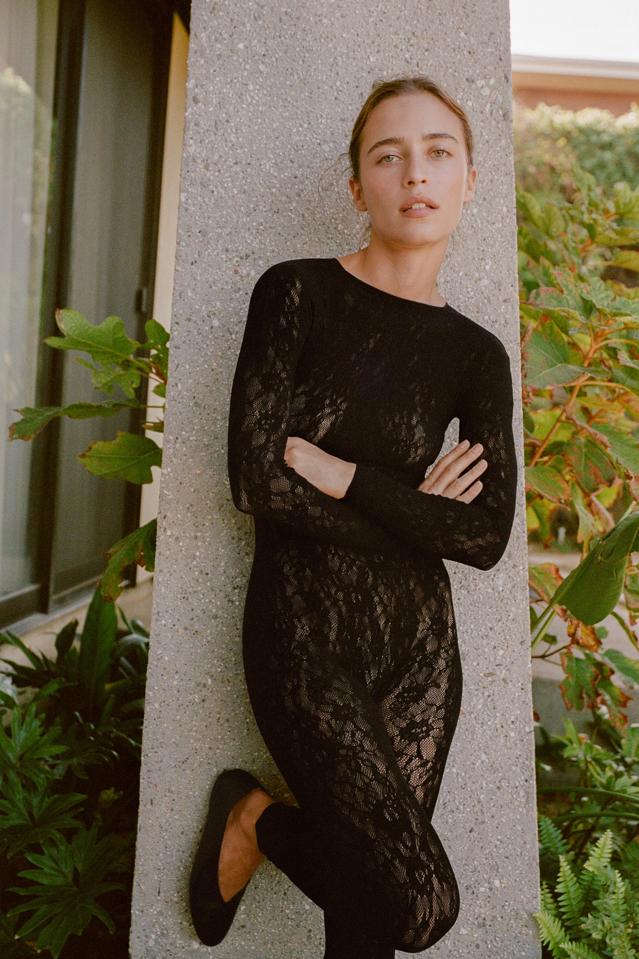 Женские комбинезоны Zara SEAMLESS LACE LONG JUMPSUIT — фото 4