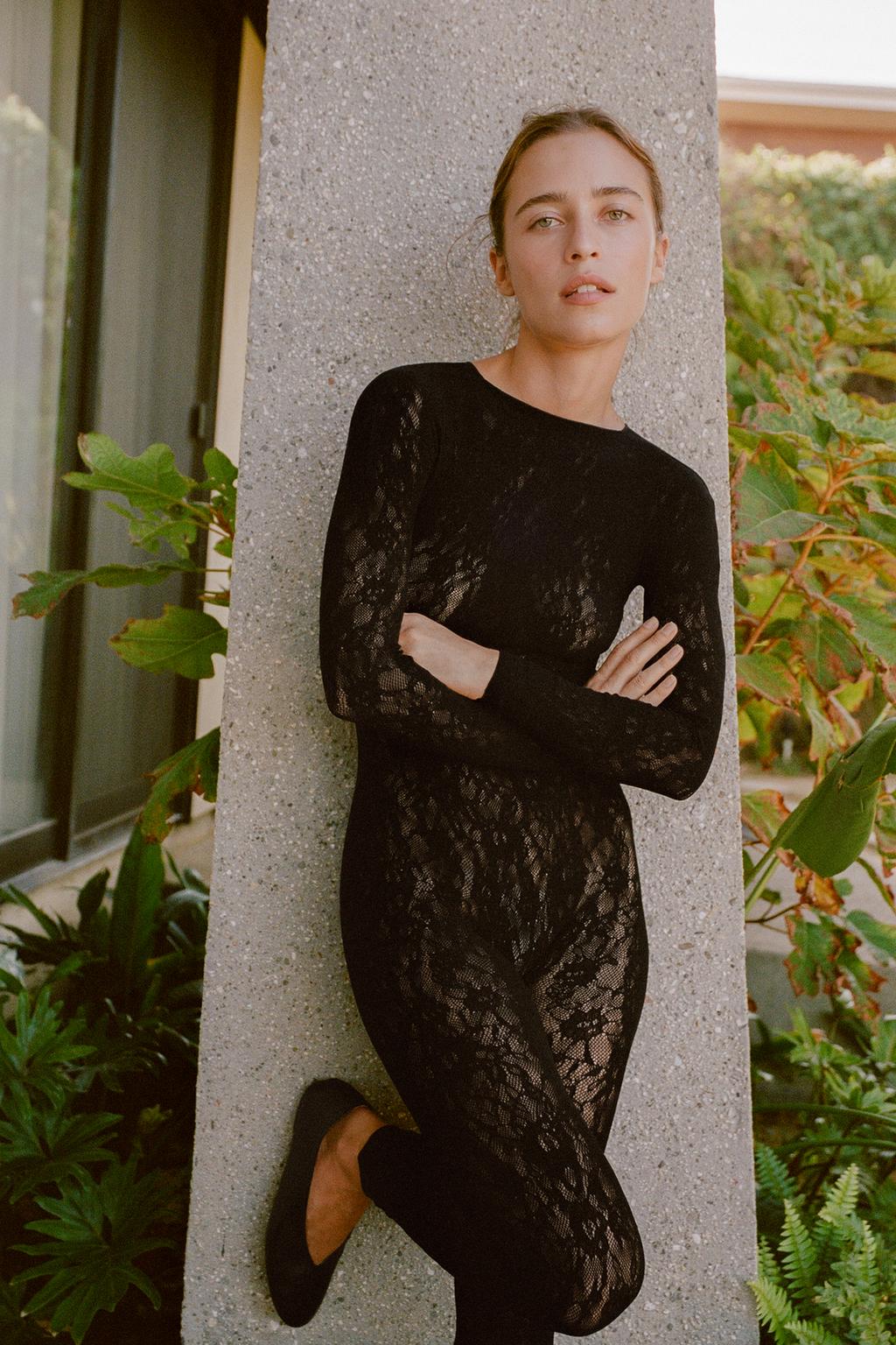 SEAMLESS LACE JUMPSUIT