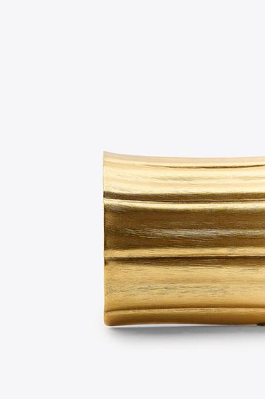 EMBOSSED METAL BRACELET - Golden by Zara - Image 4