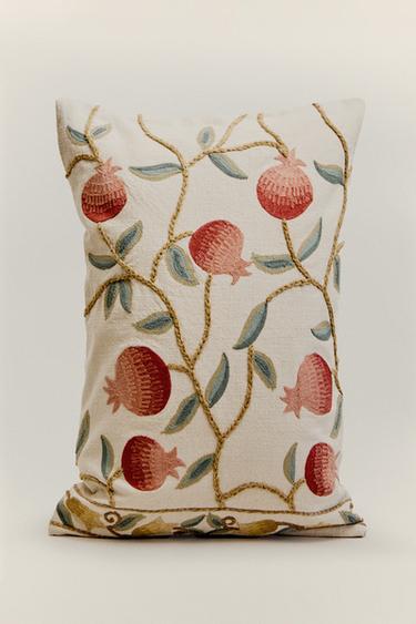 POMEGRANATE CUSHION COVER - Light beige by Zara