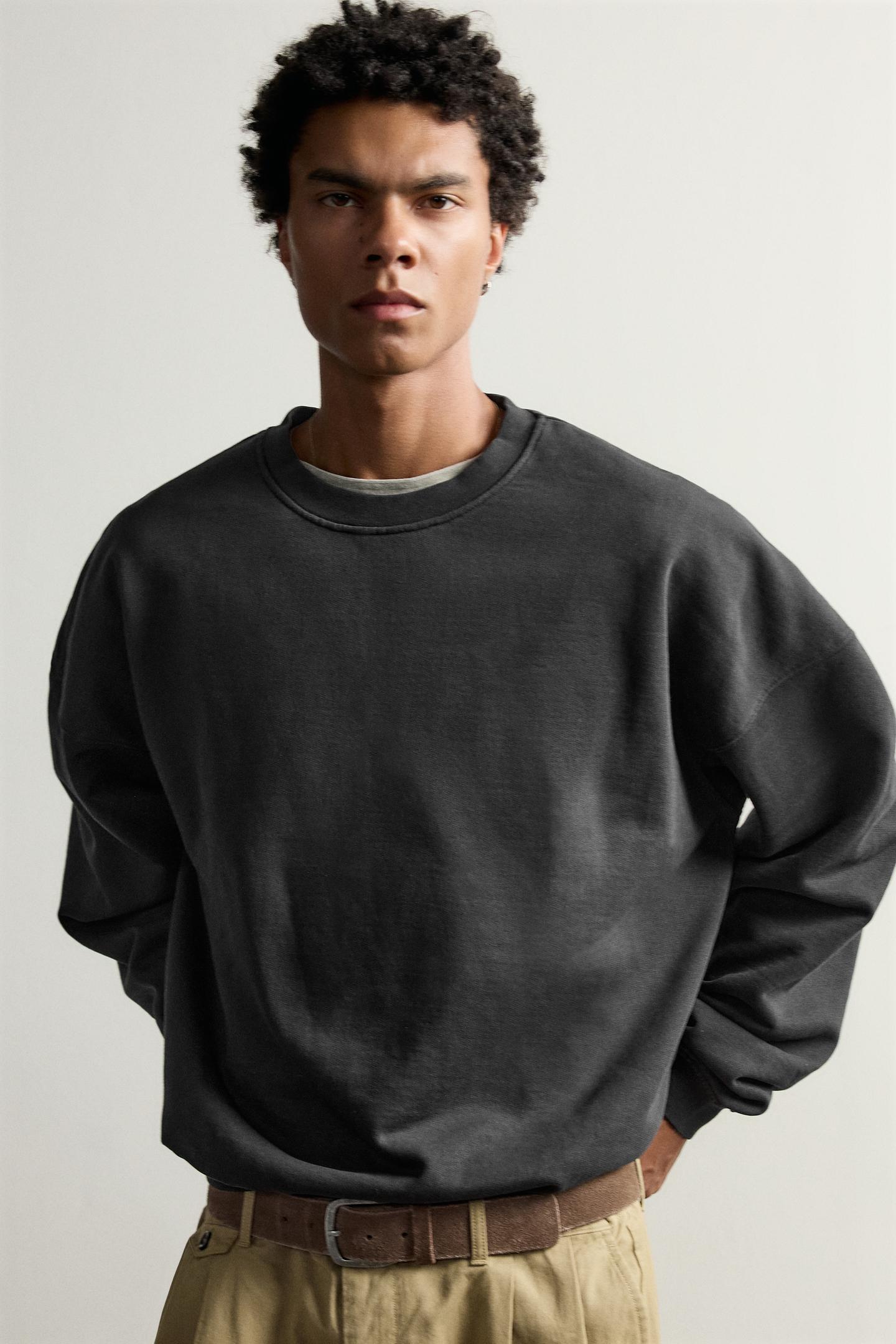 Мужская толстовка Zara Washed Relaxed Fit Crewneck, цвет: Чёрный — фото 6