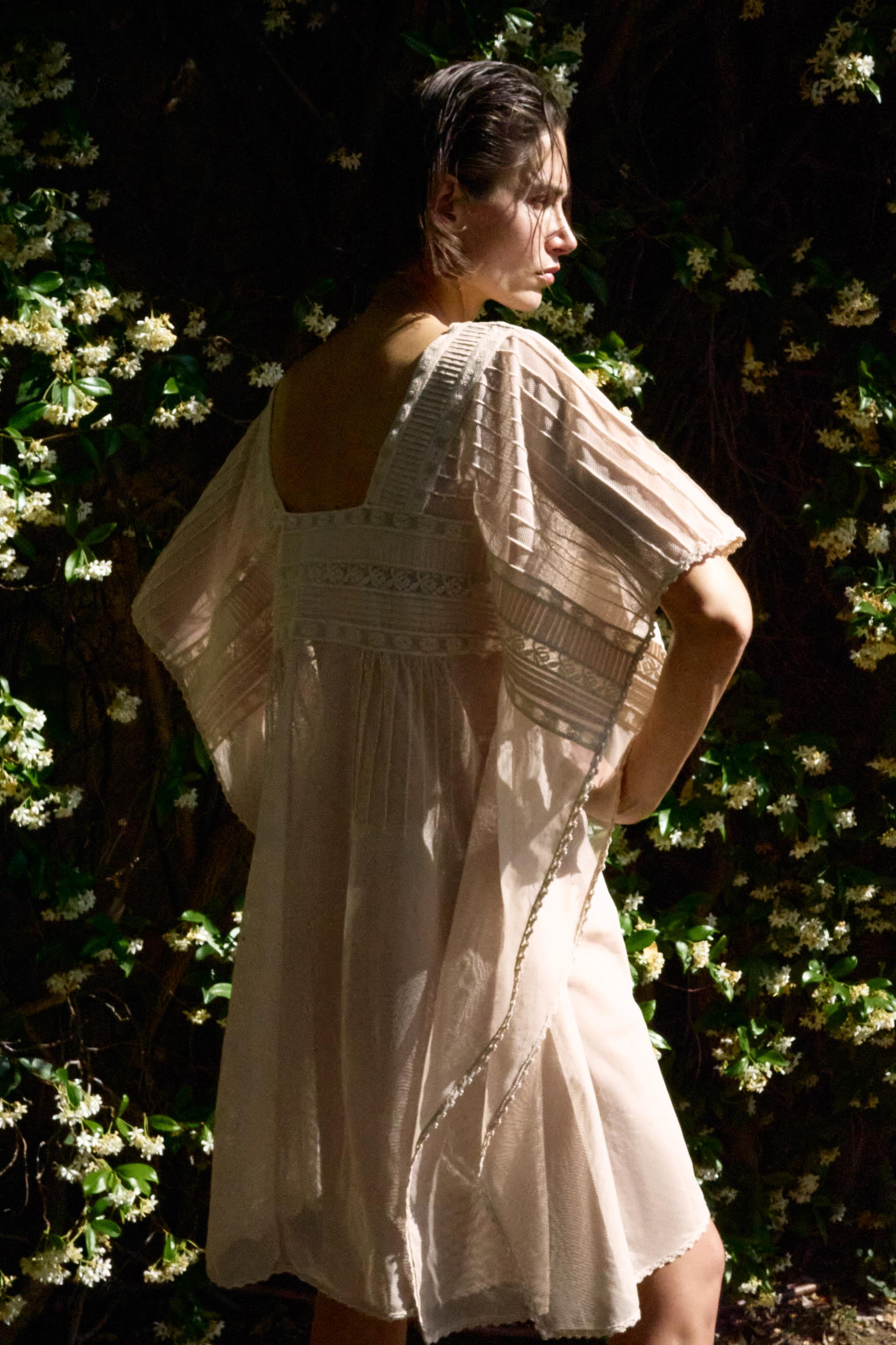 Женские платья Zara PLEATED LACE KAFTAN DRESS — фото 3