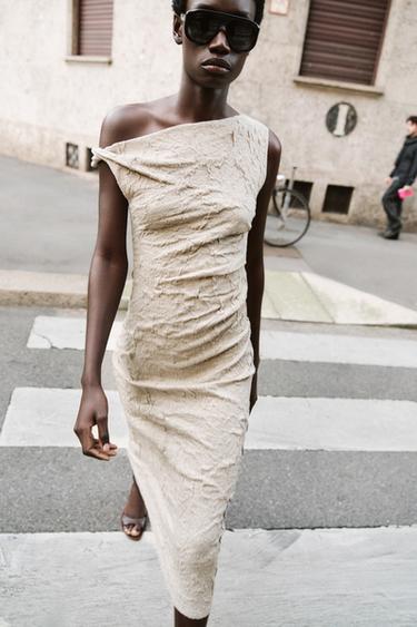 Zara PLEATED JACQUARD DRESS - Mink brown