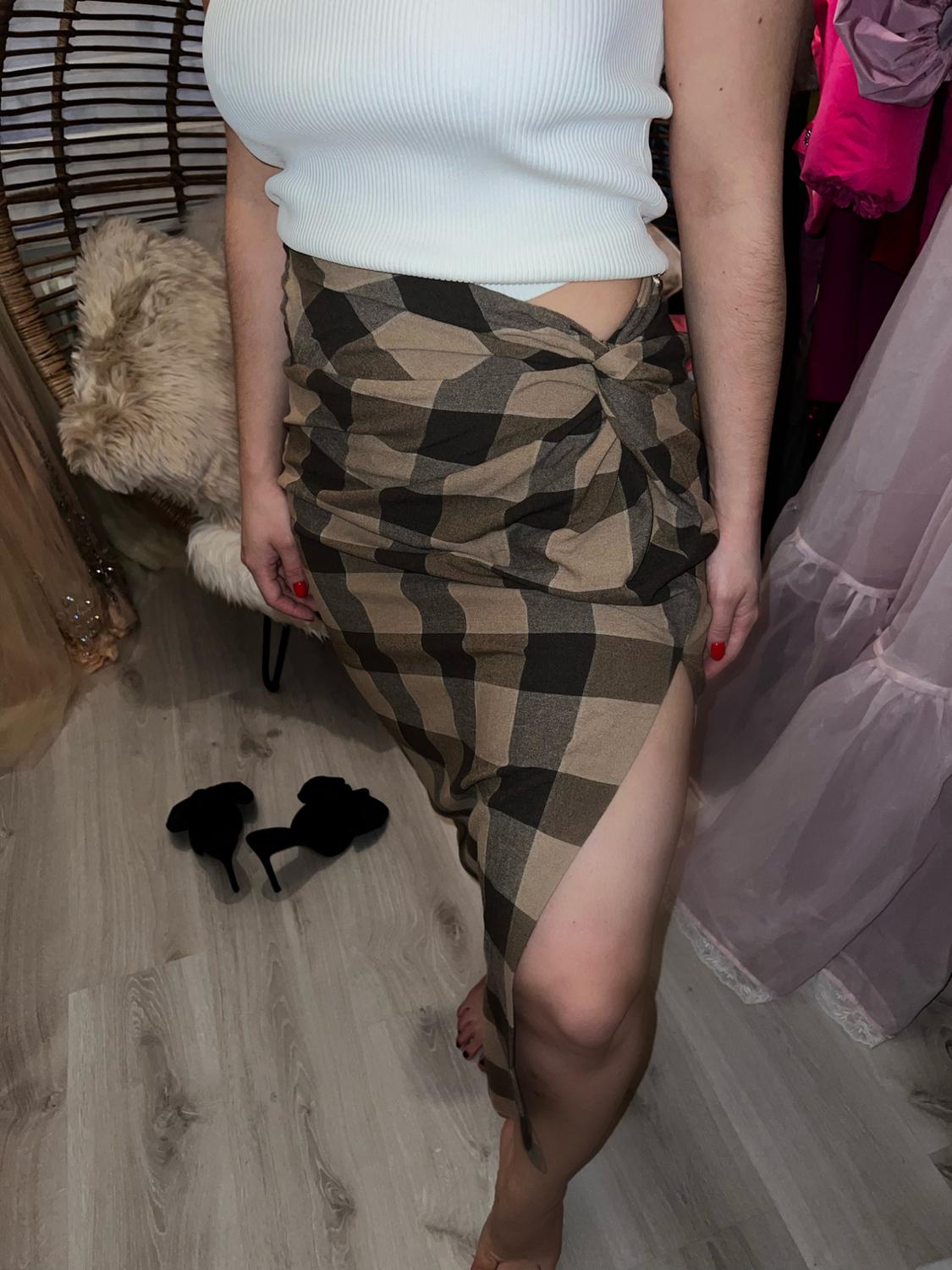 CHECKED SKIRT WITH KNOT - Image 9