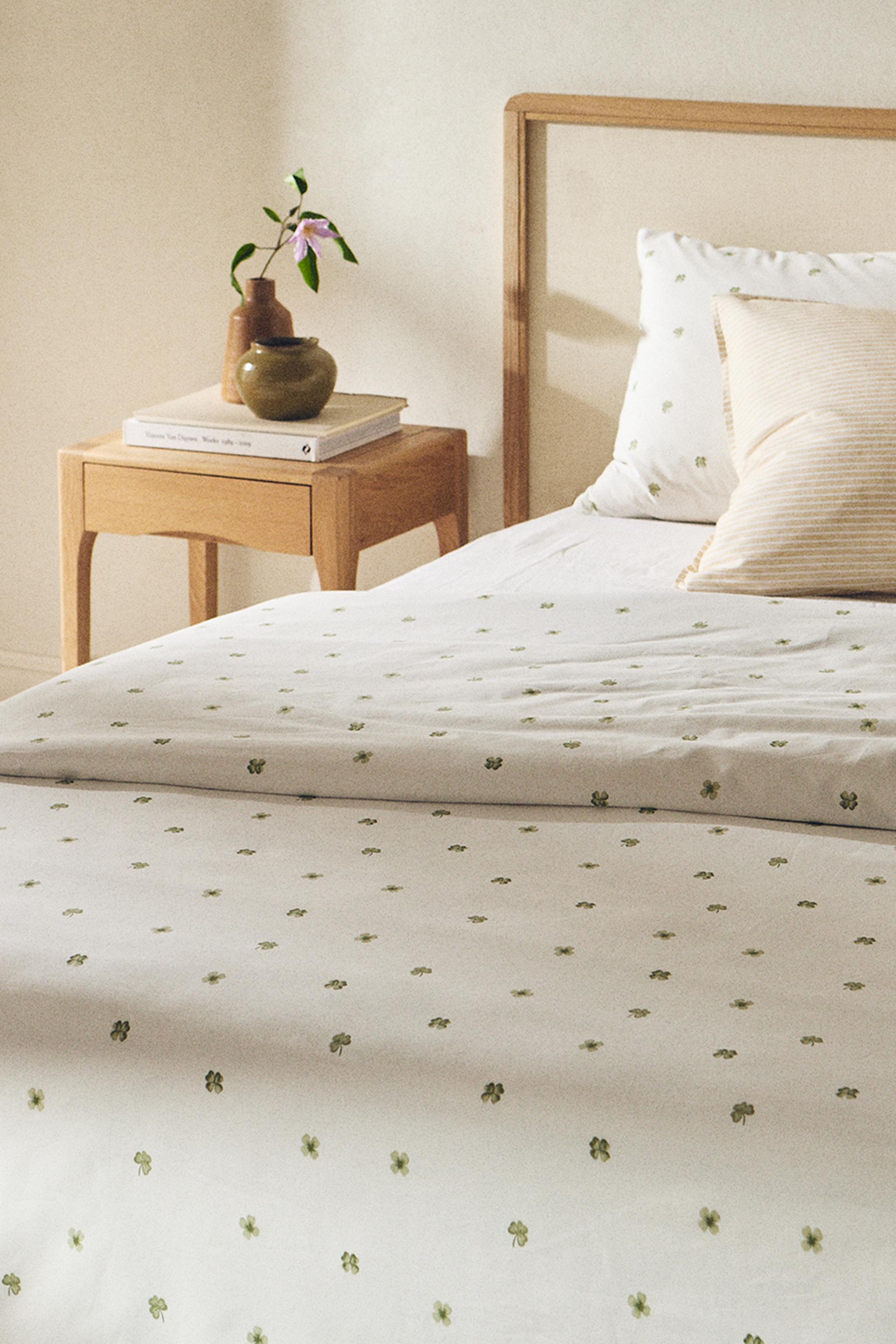 Zara linen green flat sheet and 2 outlet pillowcases