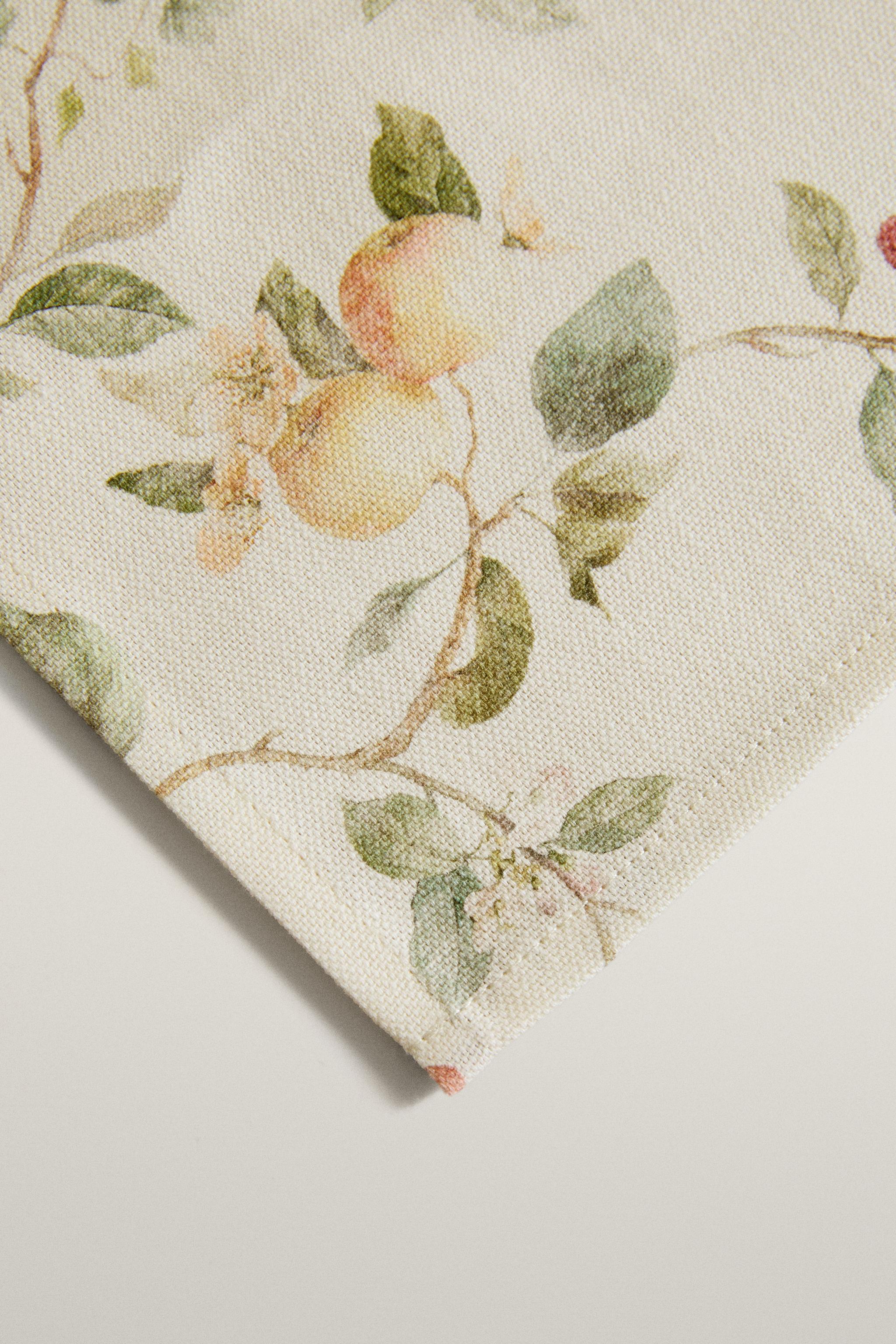 BOTANICAL PRINT TABLECLOTH