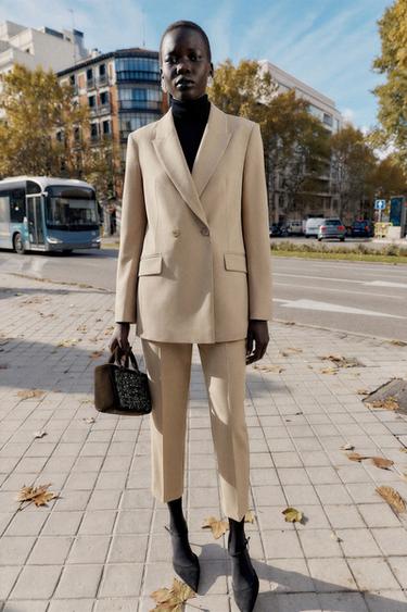 TRAJE BLAZER Y PANTALÓN - de Zara
