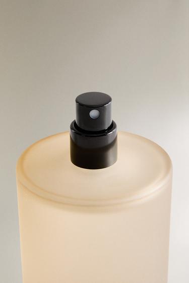 (100 ML) ORCHIDÉE LUMIÈRE FABRIC FRESHENER - Purple by Zara - Image 3