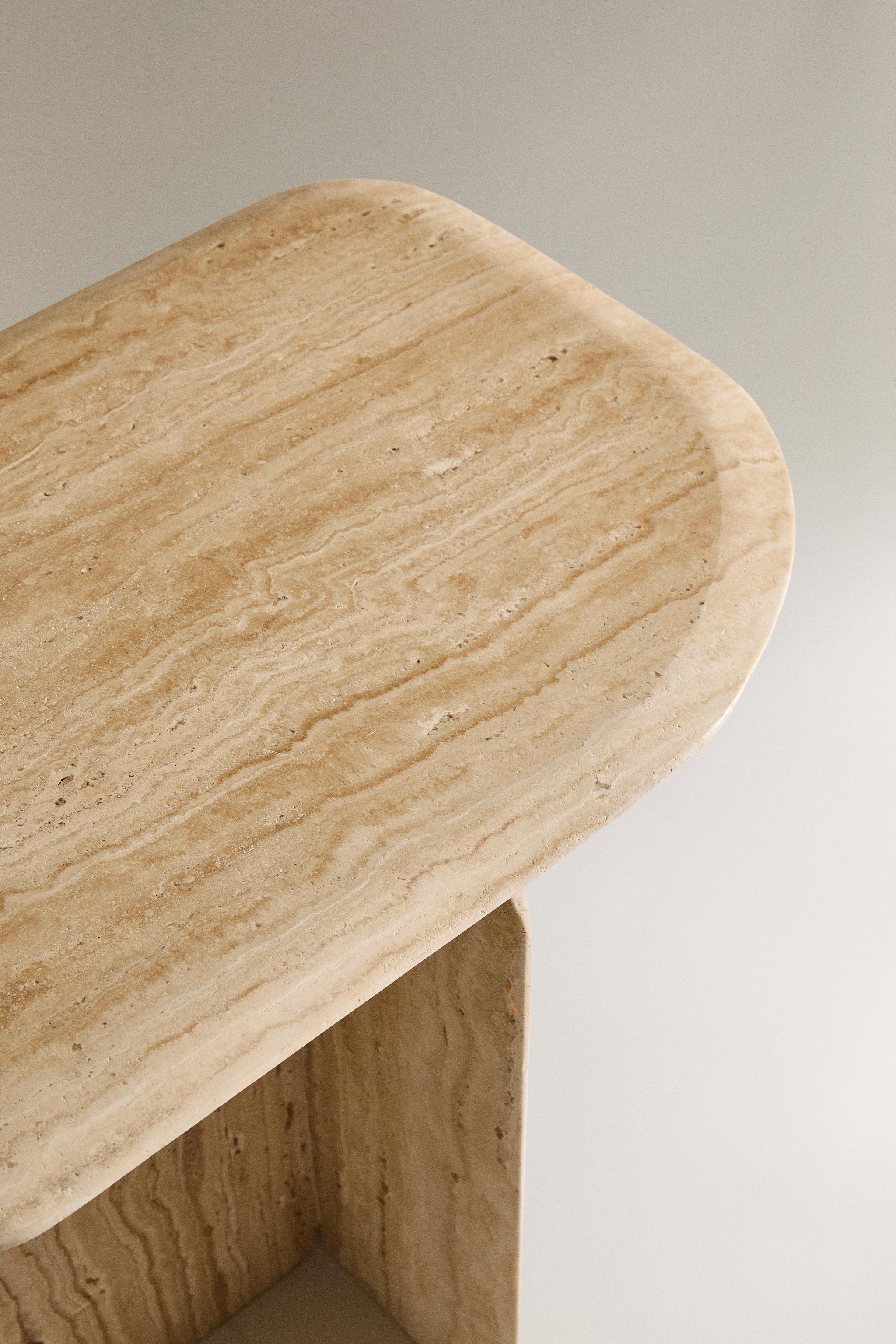 トラバーチン サイドテーブル - エクリュ | ZARA Japan / 日本