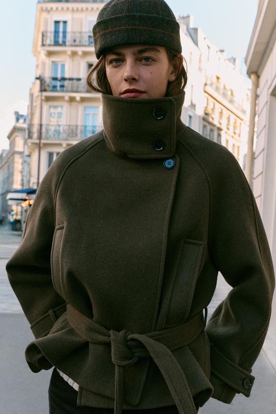 MANTEAU COL MONTANT CEINTURE - Kaki de Zara - Image 1