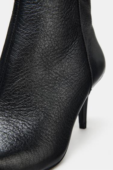 BOTTINES À TALONS EN CUIR - Noir de Zara - Image 5