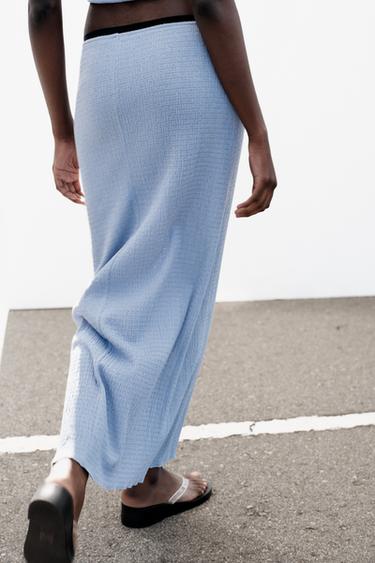 JUPE MI-LONGUE TEXTURÉE - Bleu clair de Zara - Image 4
