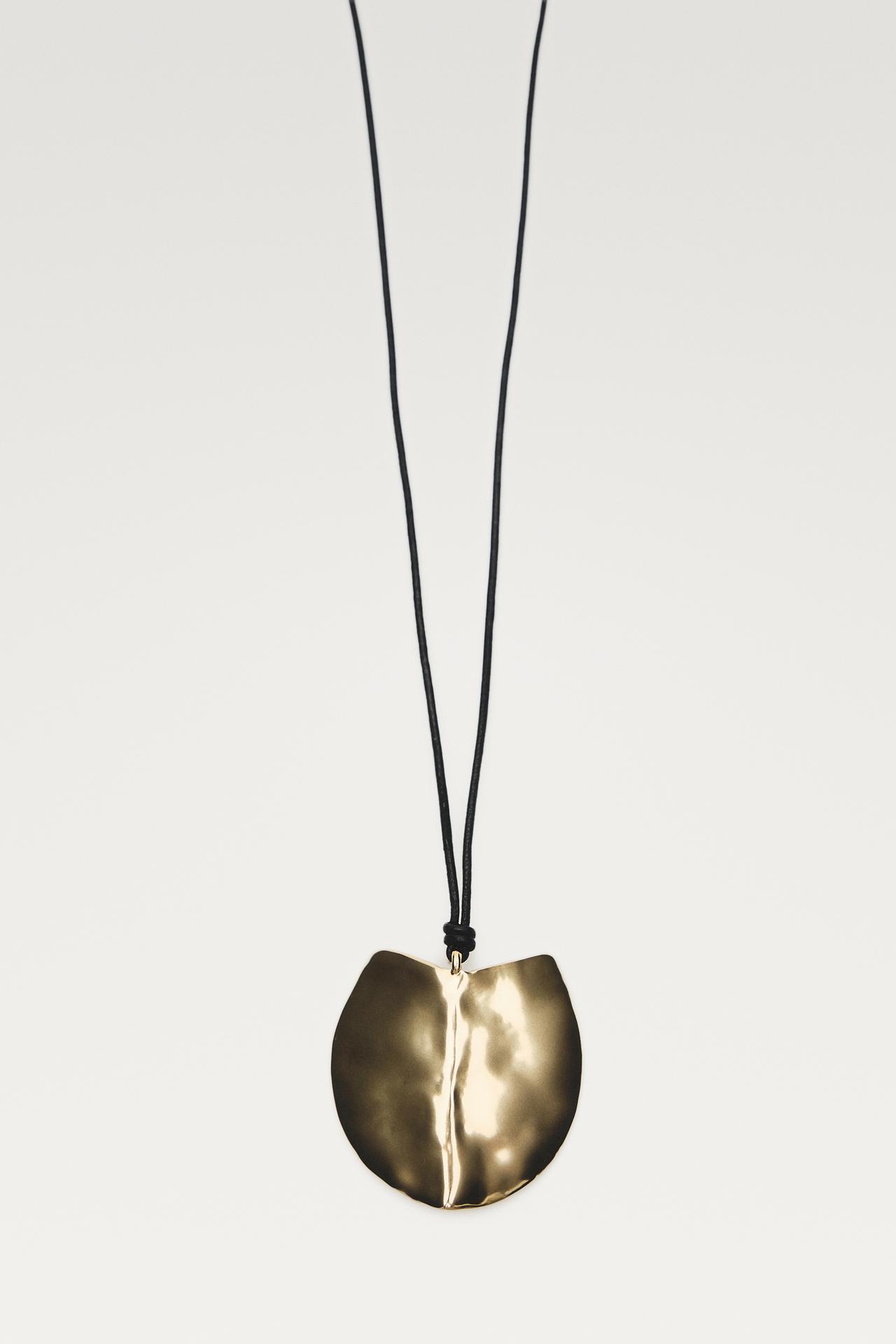 Long shield-effect piece necklace — Golden