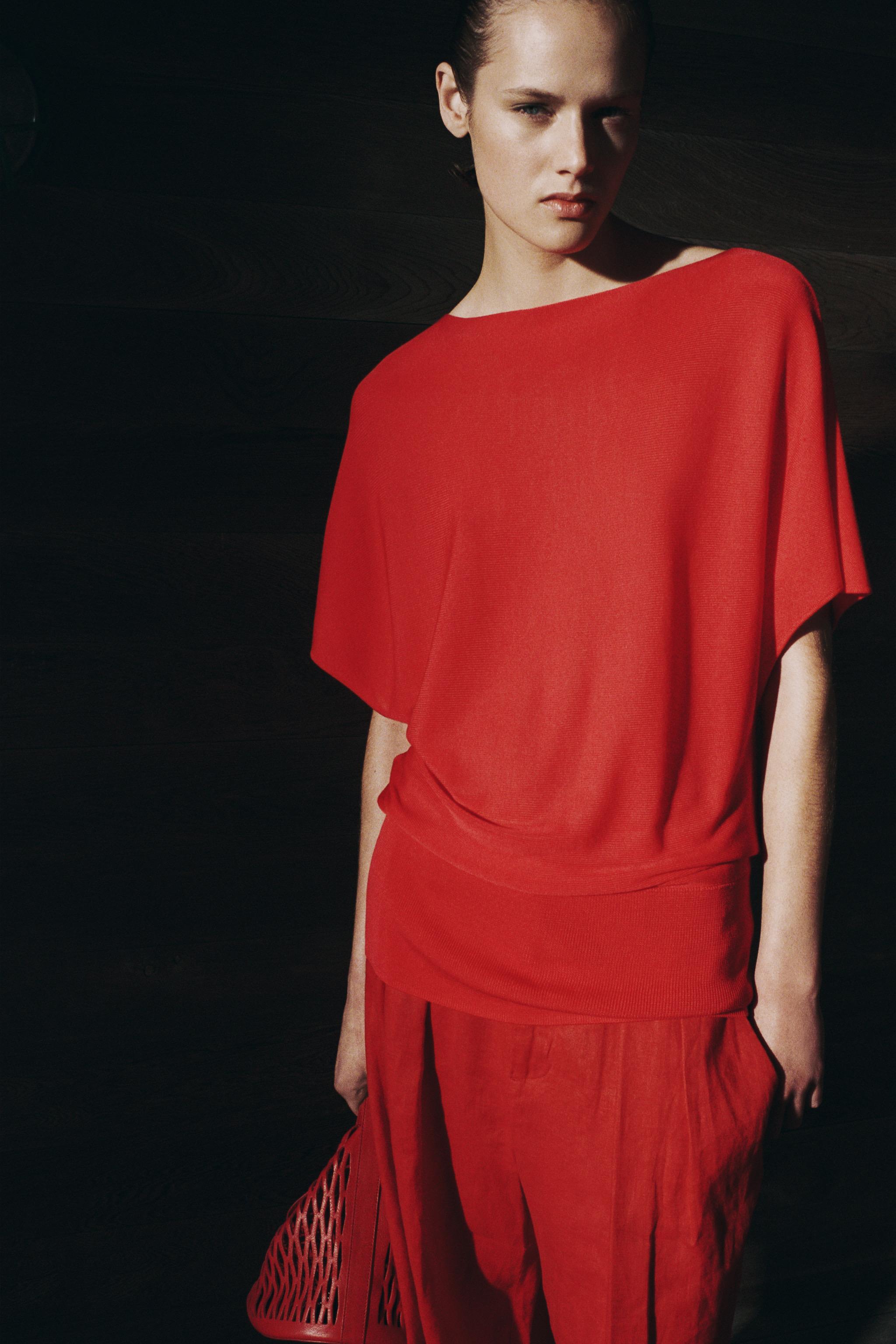 PLAIN KNIT BOAT NECK TOP — Mid-red