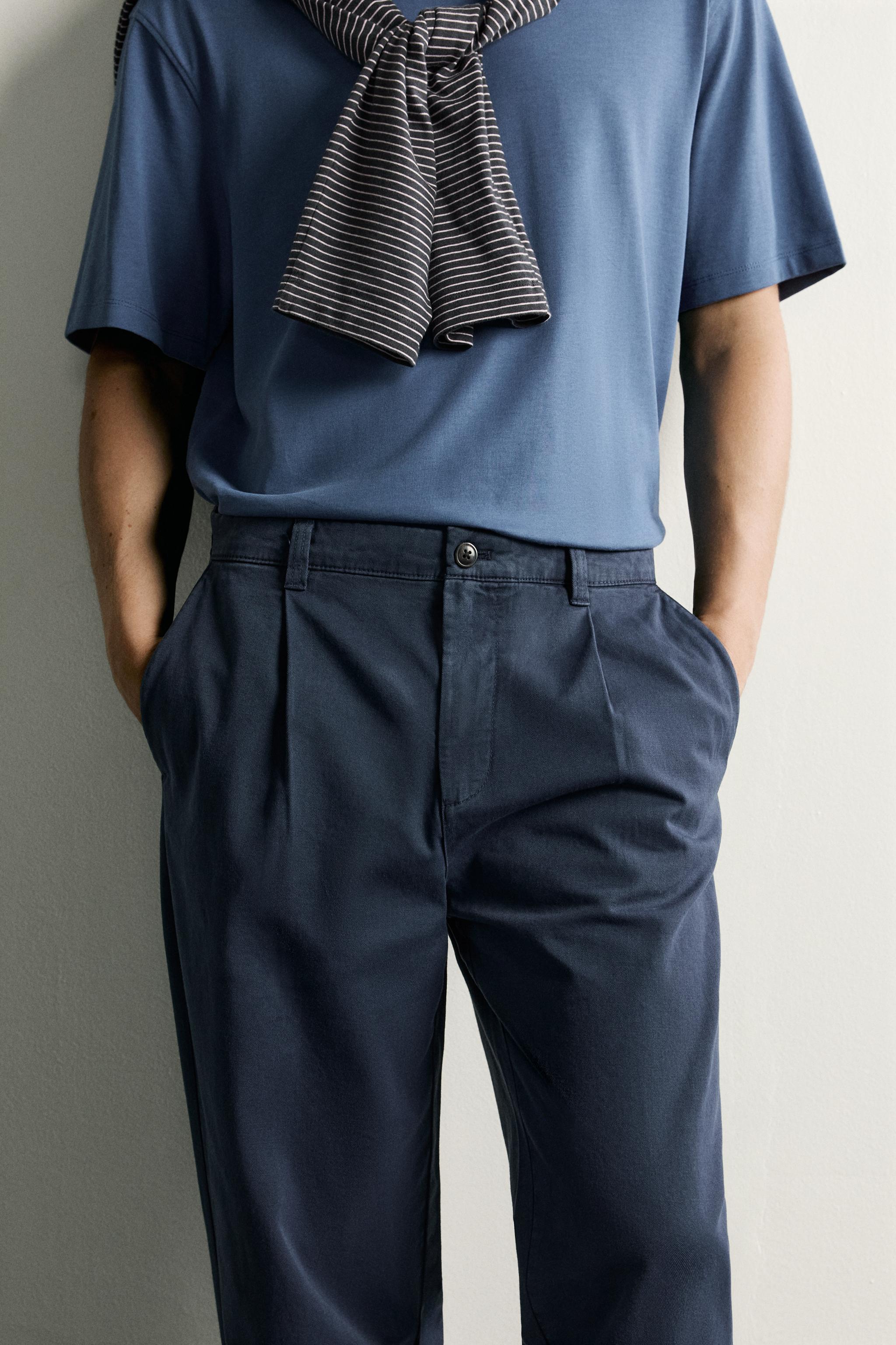 PANTALON CHINO STRAIGHT FIT À PLIS