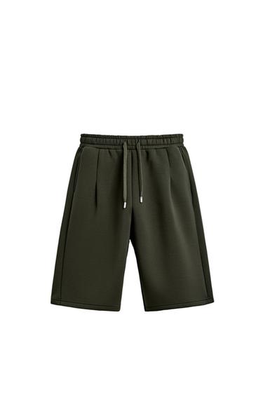 BERMUDA COM EFEITO NEOPRENE E PREGAS - Verde-escuro da Zara