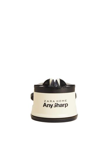 SHARPENER WITH SUCTION CUP - Cream by Zara