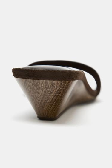 SANDALES À TALONS COMPENSÉS EN DAIM - Marron de Zara - Image 4