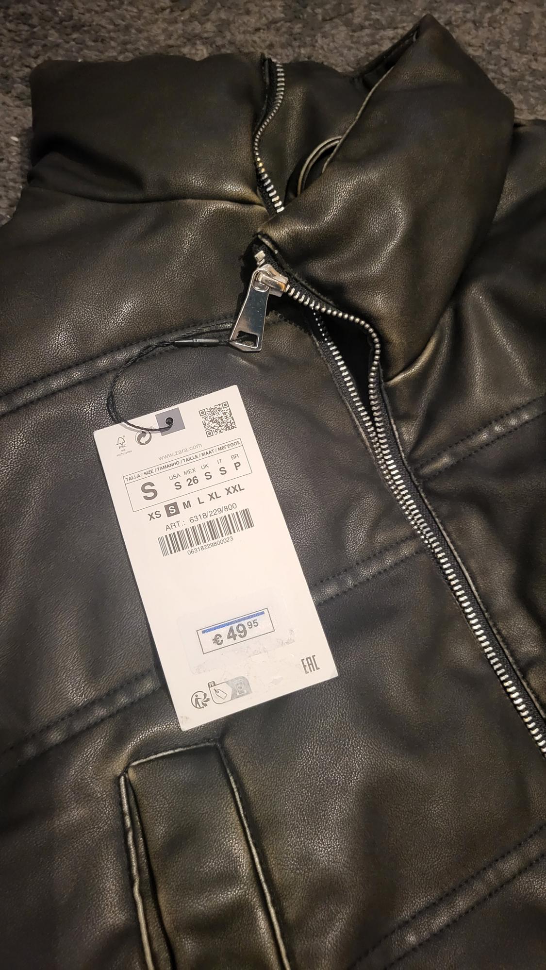 LEATHER EFFECT SHORT PUFFER GILET - Image 5