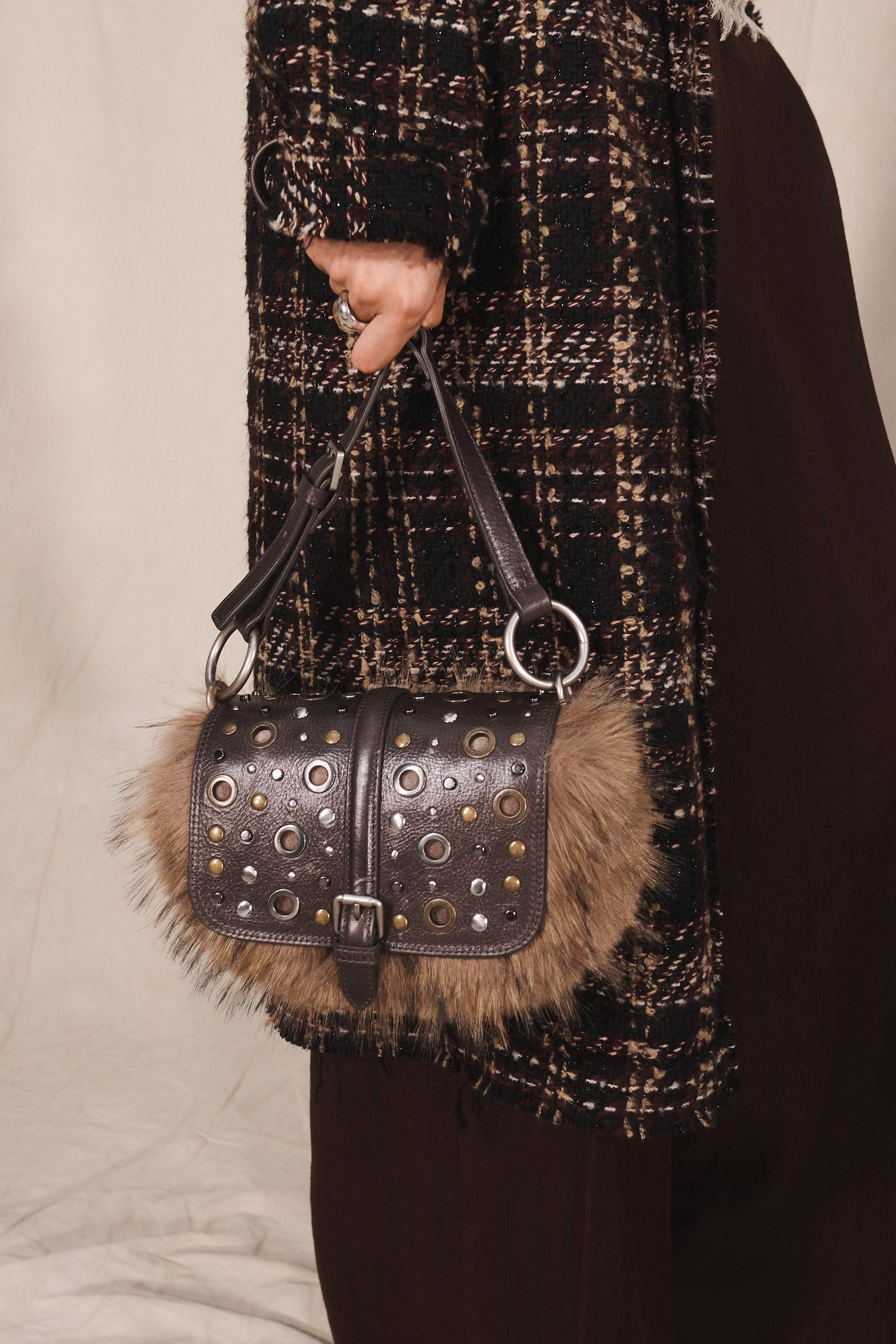 LIMITED EDITION TEXTURED SHOULDER BAG