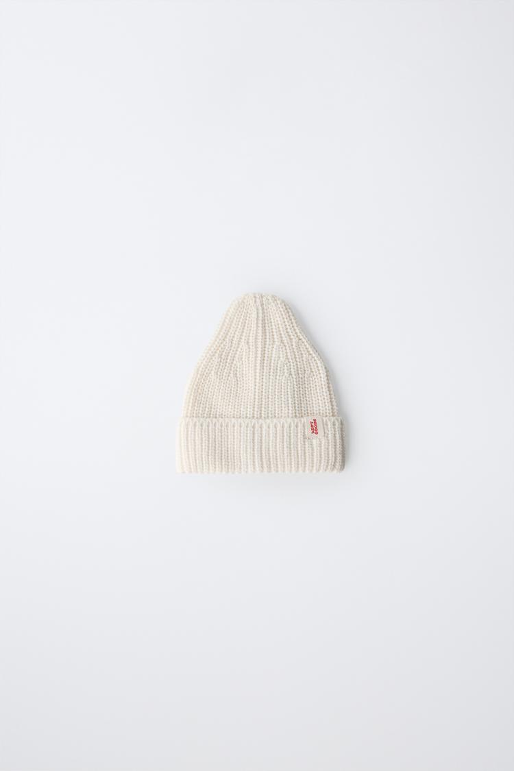 GORRO PUNTO ETIQUETA