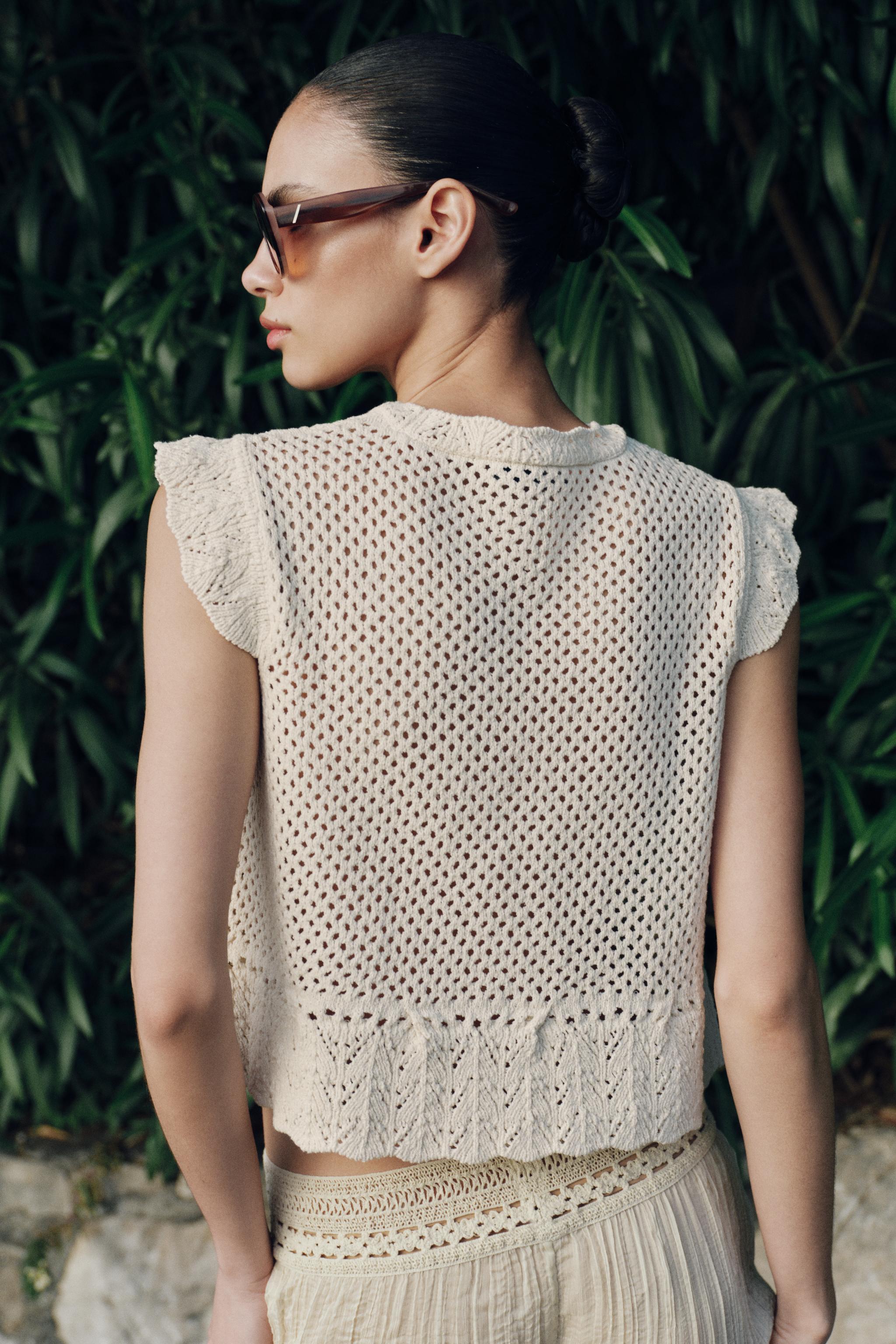 OPEN-KNIT TOP