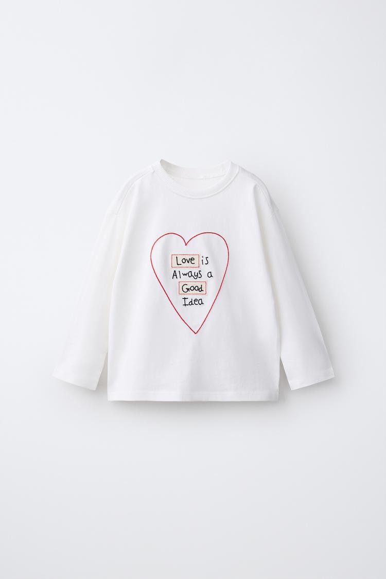 Camiseta detalle bordados