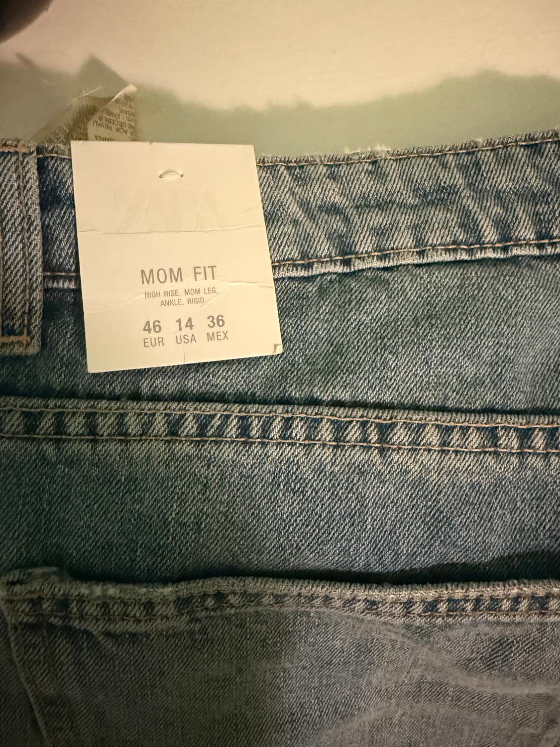 TRF MOM FIT HIGH-WAIST JEANS - Image 3