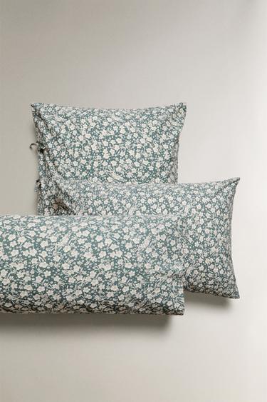 CHILDREN'S TROPICAL FLORAL PILLOWCASE - Ecru / Green by Zara - Image 0