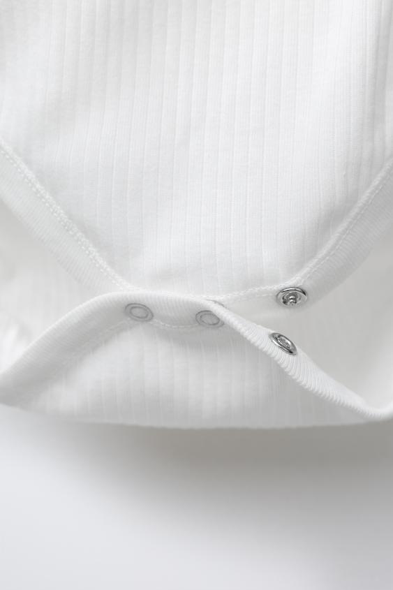 LOT DE TROIS BODYS MANCHES COURTES COL CROISÉ - Blanc de Zara - Image 4