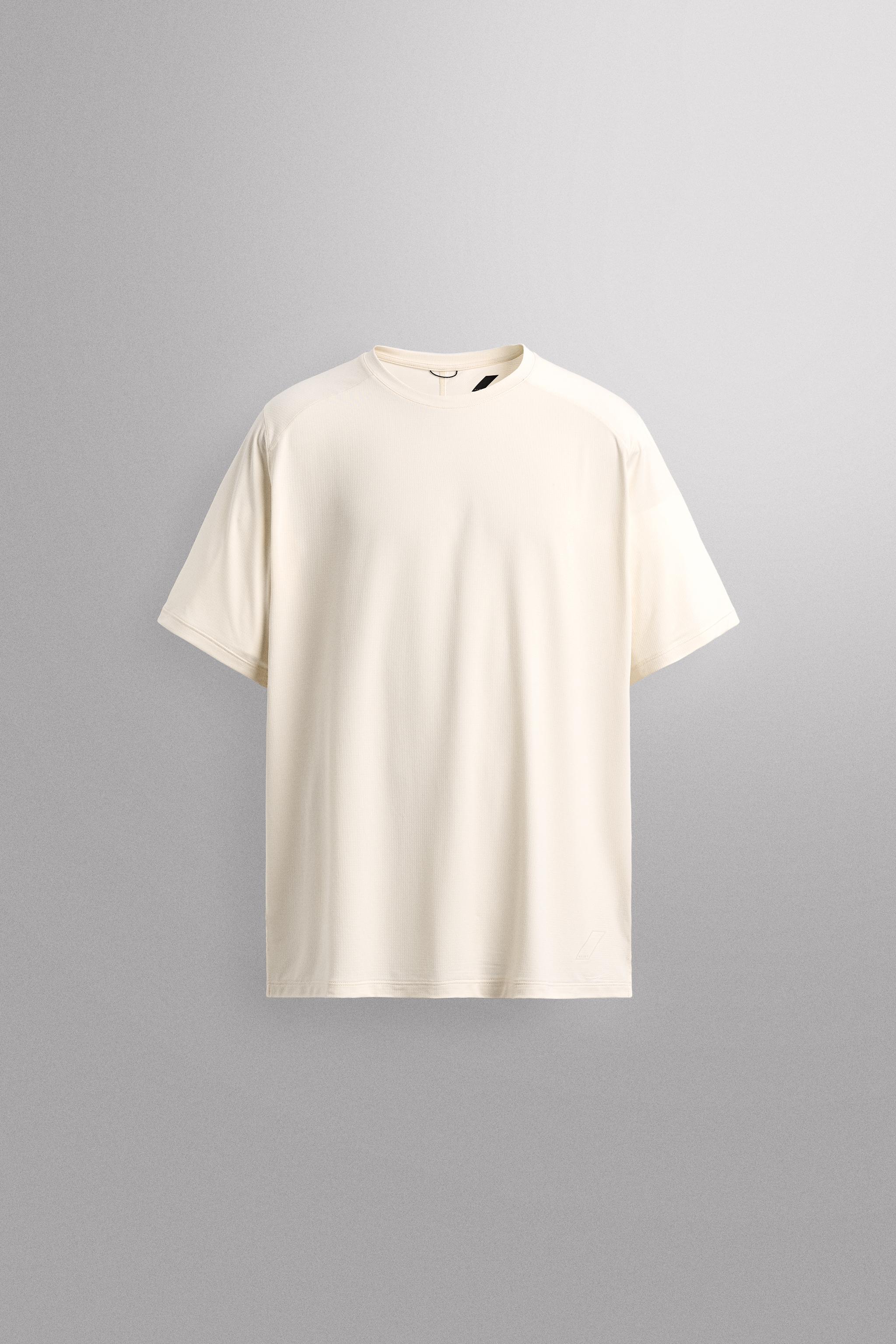 TEXTURED TECHNICAL T-SHIRT — Ecru / Marl