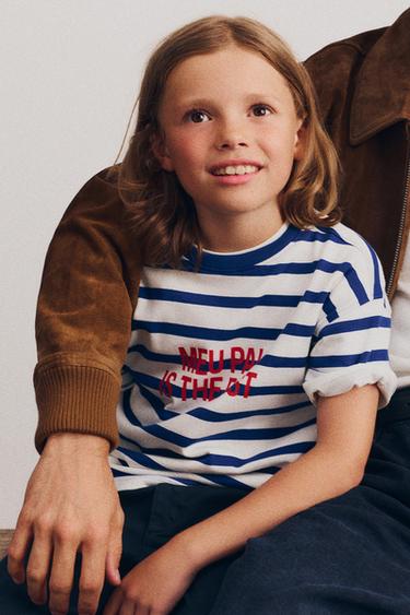CAMISETA LISTRADA COM ESTAMPA - Riscas da Zara
