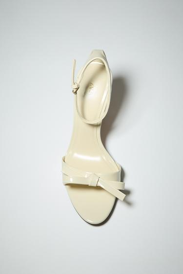 SANDALIA TACÓN LAZO - Blanco Crudo de Zara