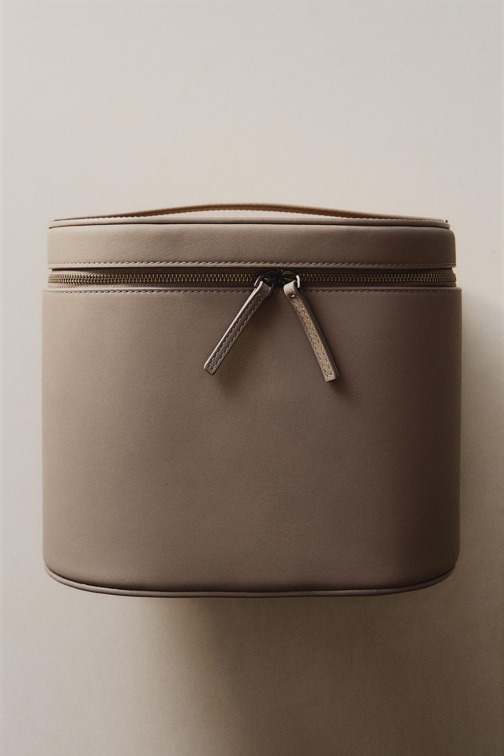 RIGID LEATHER MIRRORED MAKEUP BAG — Taupe Gray